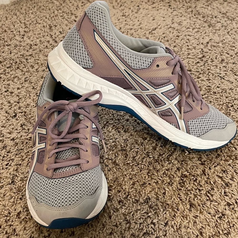 Women’s ASIC Gel Memory Foam. Size 10.